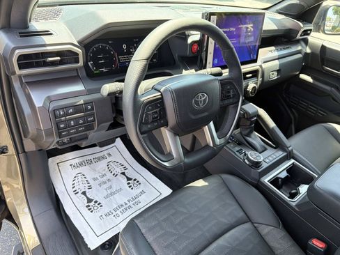 Used 2025 Toyota Tacoma TRD Off-Road w/ TRD Off Road Premium Package AWD/4WD image 9