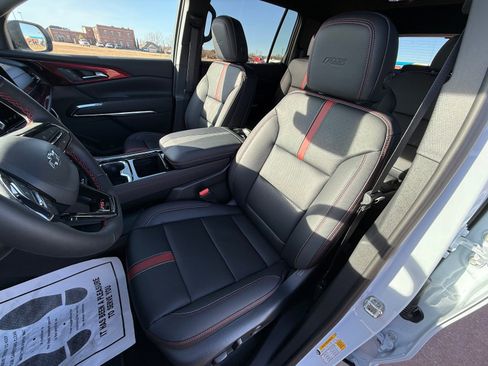 New 2026 Chevrolet Traverse RS image 10