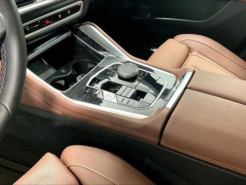 Used 2025 BMW X6 M60i w/ Climate Comfort Package image 14