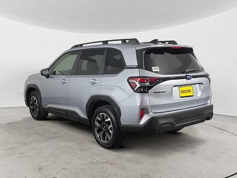 Certified 2025 Subaru Forester Premium AWD/4WD image 3