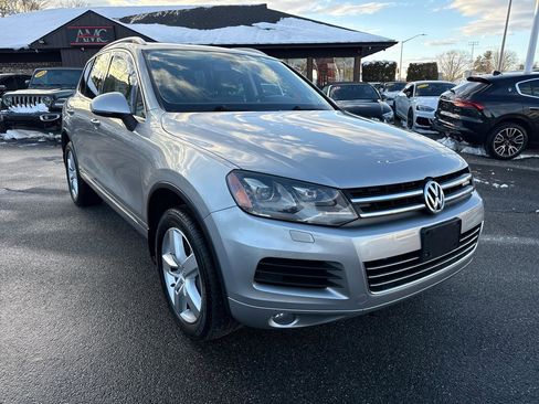 Used 2011 Volkswagen Touareg Hybrid image 10