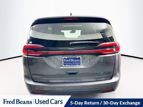 Used 2023 Chrysler Pacifica Limited w/ S Appearance Package image 6