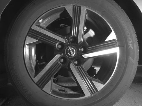 Used 2025 Nissan Sentra SV image 14