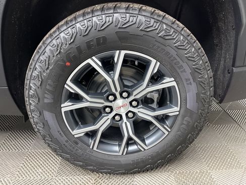 New 2026 GMC Acadia AT4 w/ Luxury Package AWD/4WD image 4