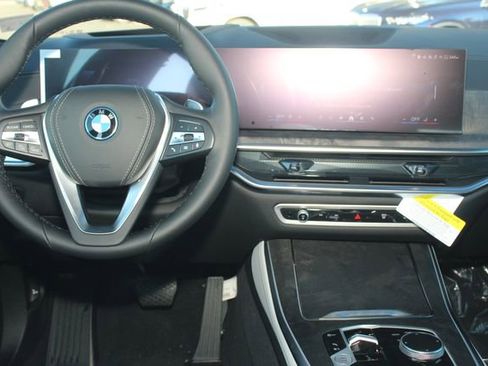 New 2026 BMW X5 xDrive50e image 18