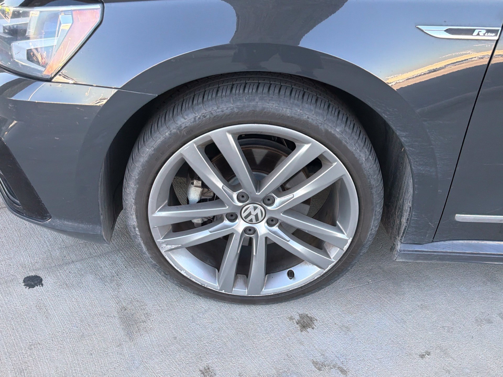 Used 2017 Volkswagen Passat 1.8T R-Line FWD image 9
