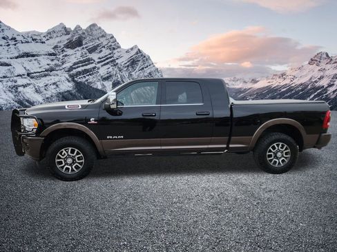 Used 2024 RAM 3500 Limited w/ Safety Group image 3