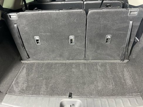 Used 2024 Nissan Pathfinder SL w/ Black Appearance Package image 28