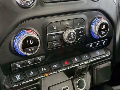 Used 2021 GMC Sierra 2500 Denali w/ Denali Ultimate Package AWD/4WD image 16