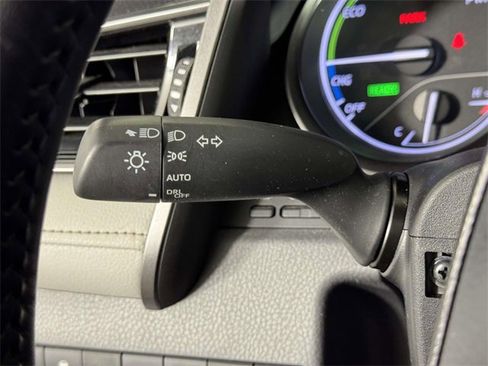 Used 2022 Toyota Camry SE image 21