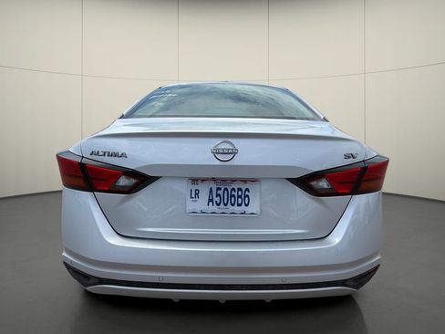 Used 2024 Nissan Altima 2.5 SV FWD image 6