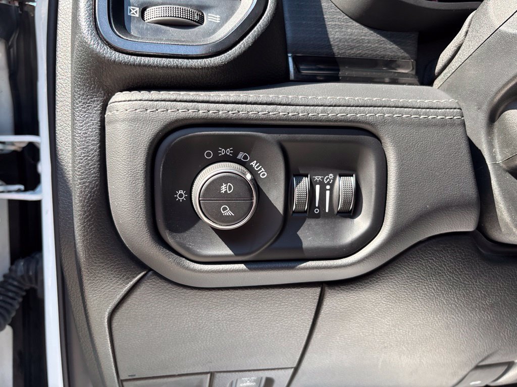 Used 2024 RAM 2500 Limited AWD/4WD image 41