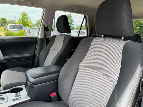 Used 2019 Toyota 4Runner SR5 AWD/4WD image 15