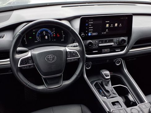Used 2024 Toyota Grand Highlander XLE image 31