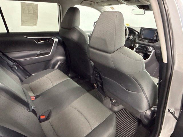 Used 2021 Toyota RAV4 XLE AWD/4WD image 25