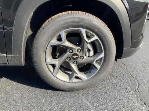 New 2026 Chevrolet Trax LT w/ Driver Confidence Package image 9