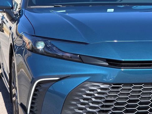 Used 2026 Toyota Camry SE w/ Convenience Package image 9