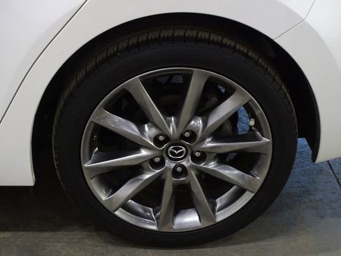 Used 2018 MAZDA MAZDA3 Touring image 26
