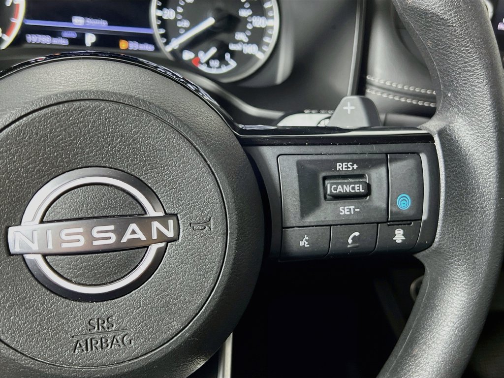 Used 2023 Nissan Rogue SV AWD/4WD image 17