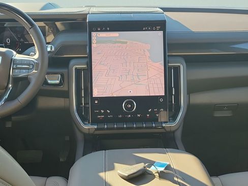 New 2026 GMC Yukon XL Elevation image 28