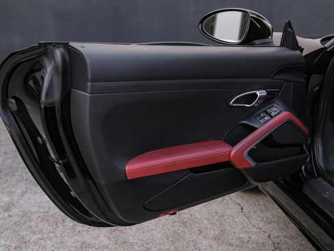 Used 2019 Porsche 718 Cayman S RWD image 30