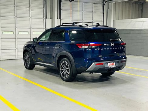 New 2026 Nissan Pathfinder Platinum FWD image 17