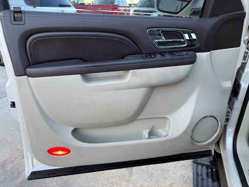 Used 2013 Cadillac Escalade Platinum image 14