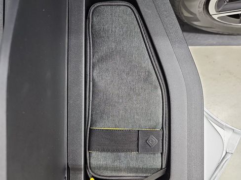 Used 2023 Rivian R1T Adventure AWD/4WD image 32