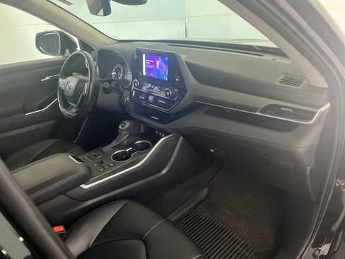 Used 2023 Toyota Highlander XSE image 23