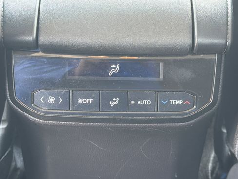 Certified 2024 Toyota Highlander XLE FWD image 31