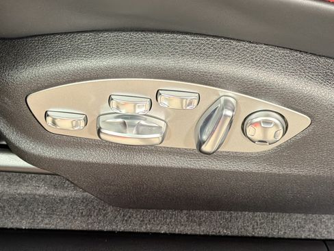 Certified 2026 Porsche Macan Turbo AWD/4WD image 25