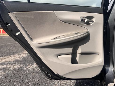 Used 2013 Toyota Corolla LE Special Edition image 14