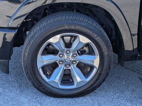 Used 2021 RAM 1500 Limited w/ Body Color Bumper Group image 12