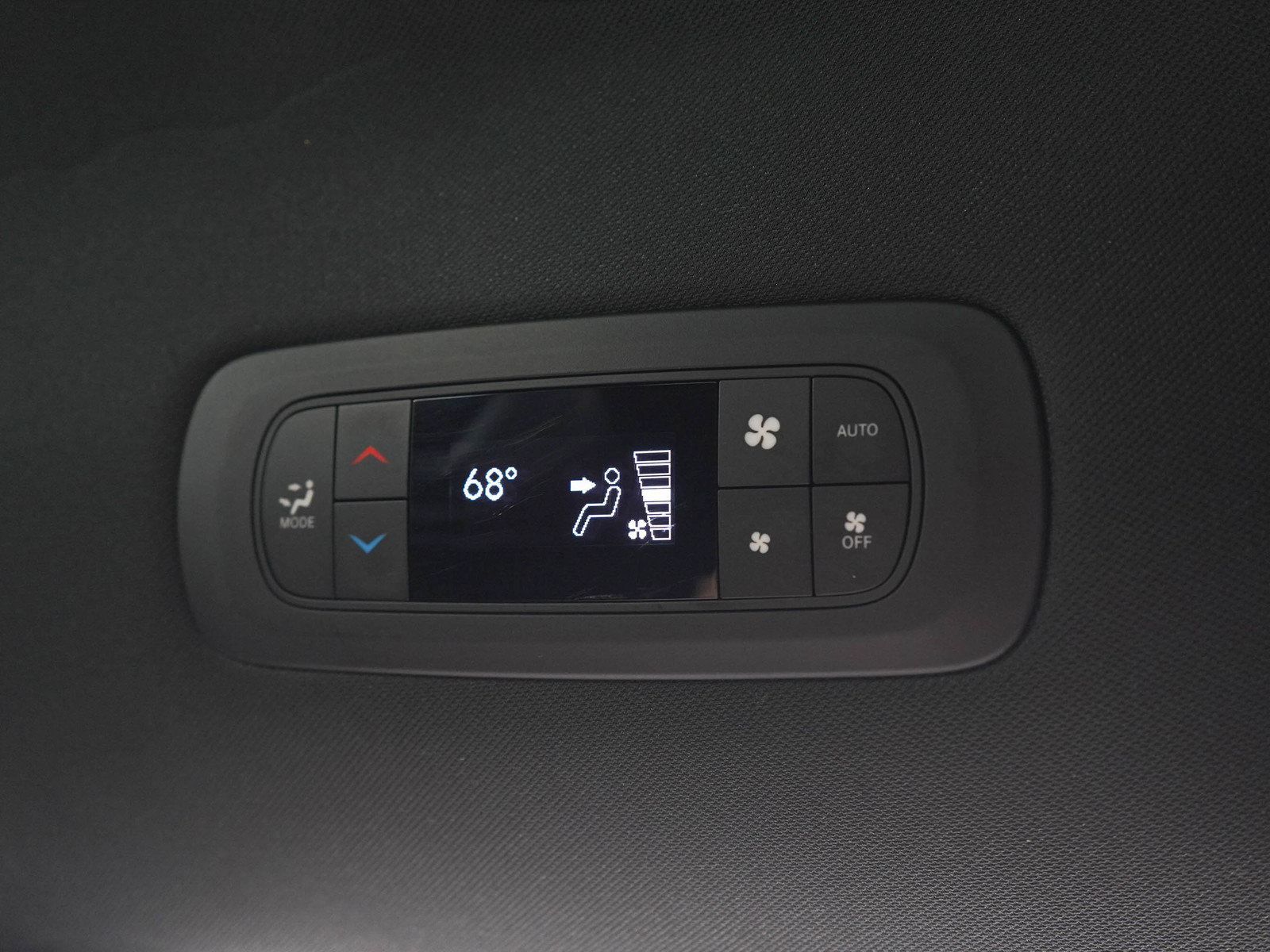 Used 2024 Chrysler Pacifica Limited FWD image 17