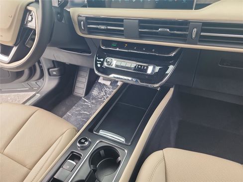 New 2026 Lincoln Corsair Reserve image 26