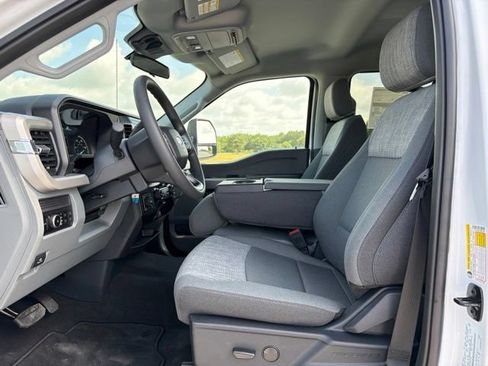 New 2026 Ford F250 XLT w/ FX4 Off-Road Package AWD/4WD image 2