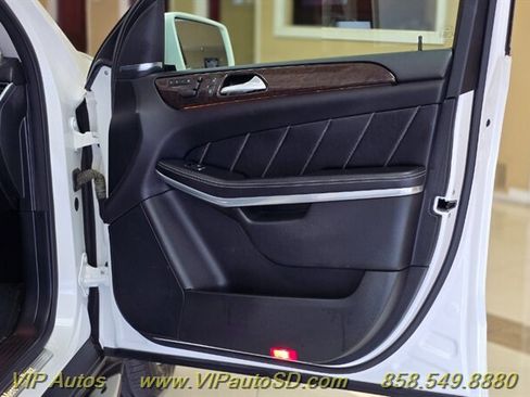 Used 2013 Mercedes-Benz GL 450 4MATIC image 12