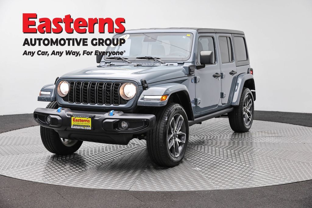 Used 2024 Jeep Wrangler Unlimited w/ Convenience Group AWD/4WD image 1