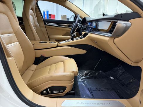 Used 2018 Porsche Panamera 4 AWD/4WD image 30