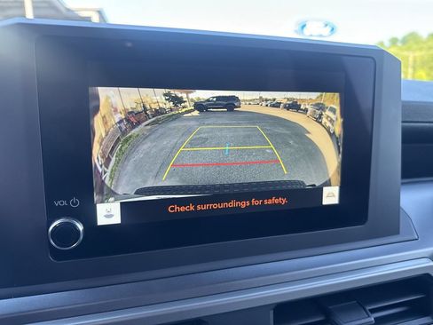 Used 2025 Toyota 4Runner SR5 AWD/4WD image 14