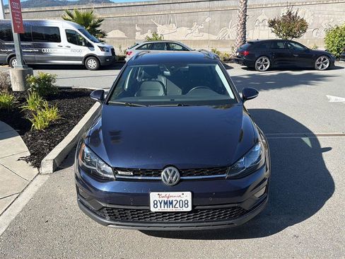 Used 2019 Volkswagen Golf Alltrack SE AWD/4WD image 3