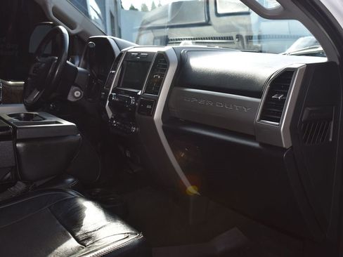 Used 2019 Ford F250 Lariat w/ Lariat Value Package image 10