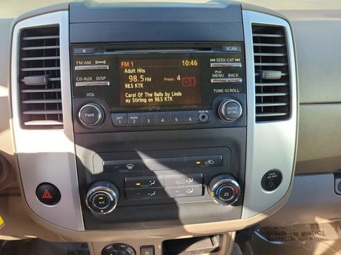 Used 2014 Nissan Frontier SV image 25