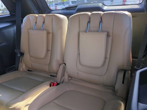Used 2017 Ford Explorer Limited w/ Equipment Group 301A FWD image 13
