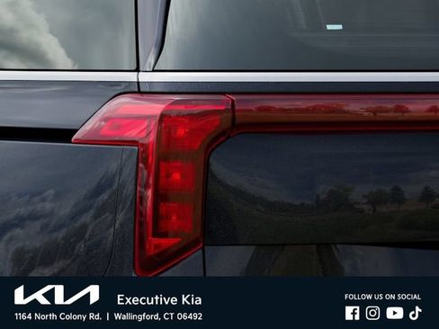 New 2026 Kia Carnival EX FWD image 11
