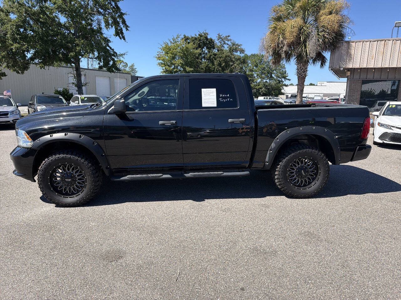 Used 2018 RAM 1500 Express AWD/4WD image 8