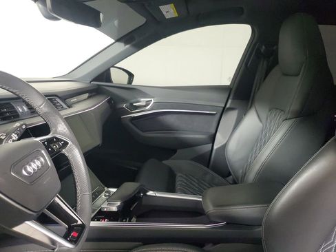 Used 2024 Audi SQ8 e-tron Premium Plus image 21