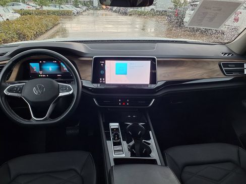 Used 2025 Volkswagen Atlas SE FWD image 22