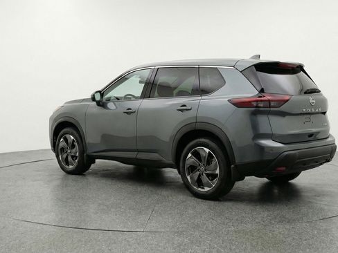 Used 2025 Nissan Rogue SV image 6