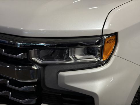 Used 2023 Chevrolet Silverado 1500 LTZ AWD/4WD image 13